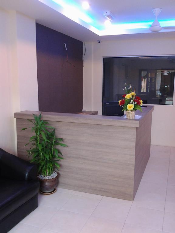 Qish Hotel Малакка Экстерьер фото