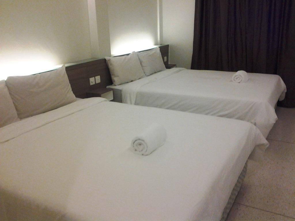 Qish Hotel Малакка Экстерьер фото