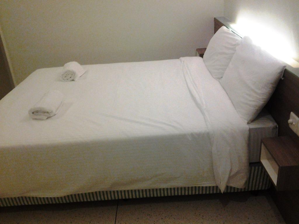 Qish Hotel Малакка Экстерьер фото