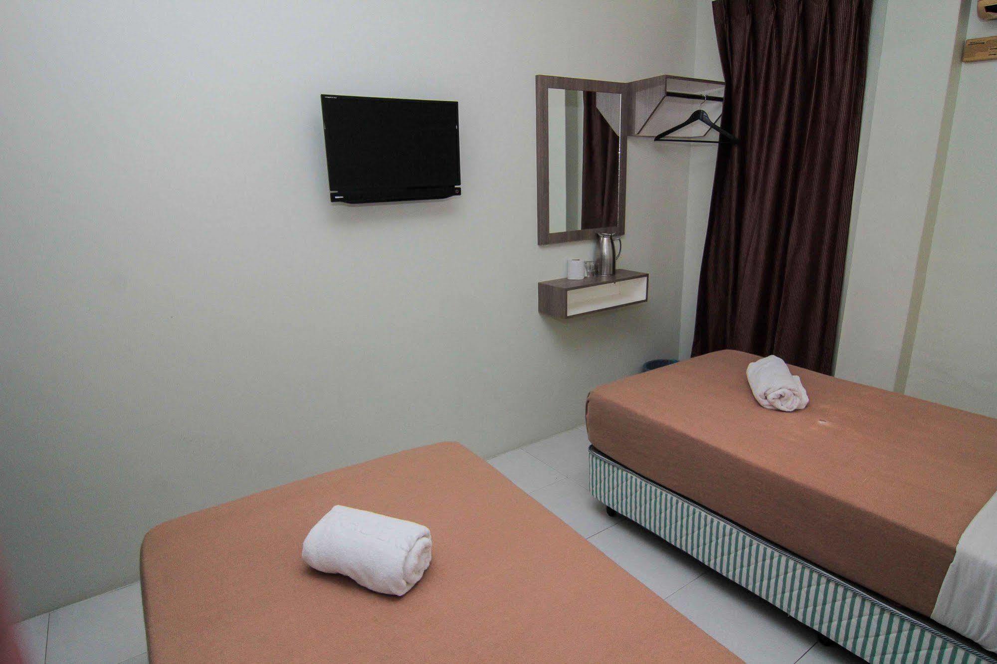 Qish Hotel Малакка Экстерьер фото