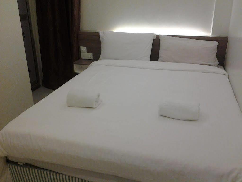 Qish Hotel Малакка Экстерьер фото